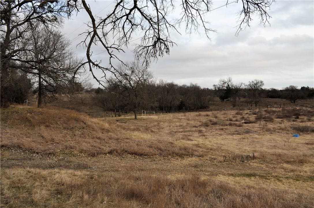 13.68 acres in Ellis County - photo 20