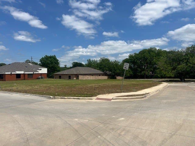 1.91 acres in Collin County gallery image 4