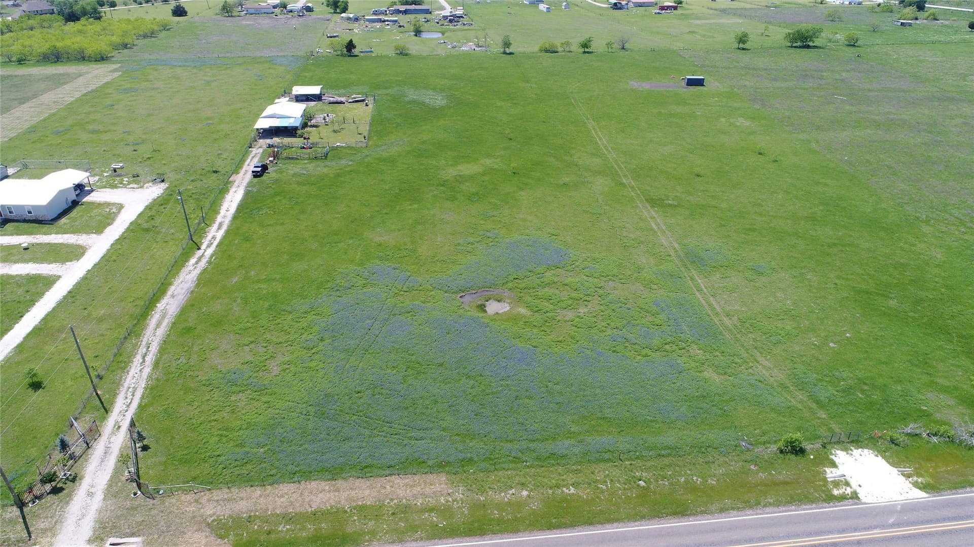 2 acres in Navarro County gallery image 3