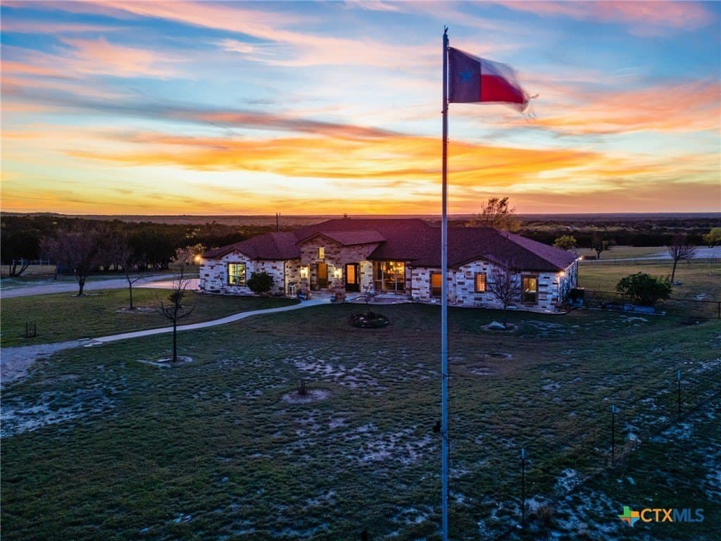 17 acres in Burnet County