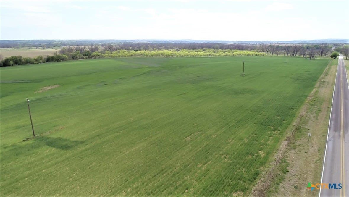 11 acres in Lampasas County