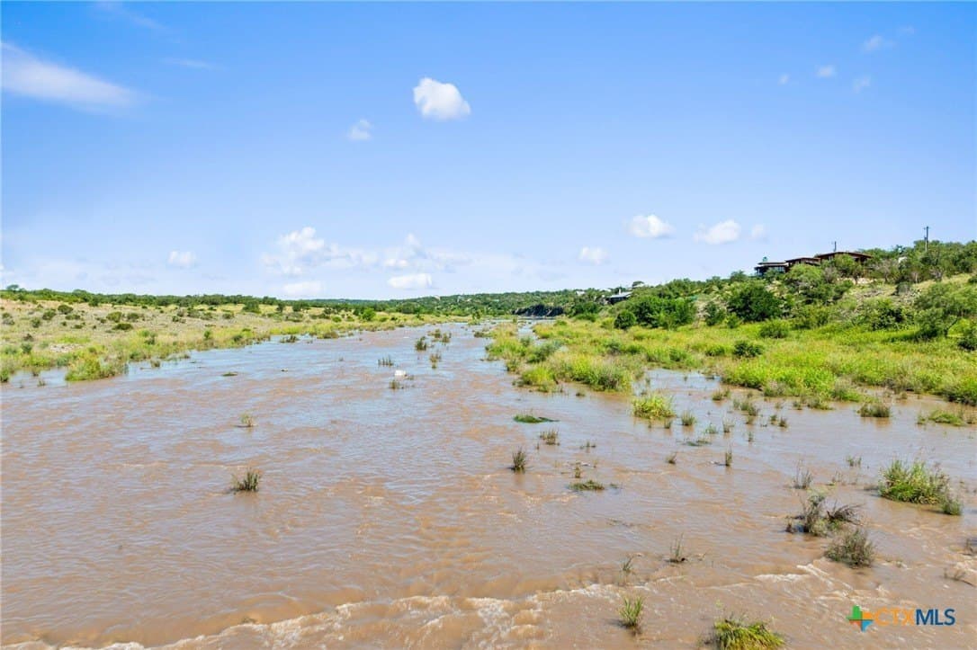 25 acres in Blanco County - photo 8