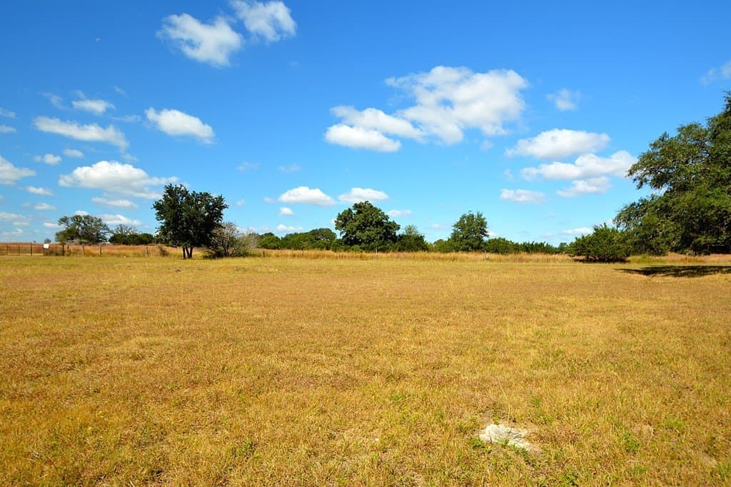 1.5 acres in Kerr County - photo 10