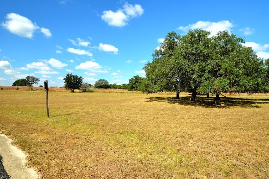1.5 acres in Kerr County - photo 9