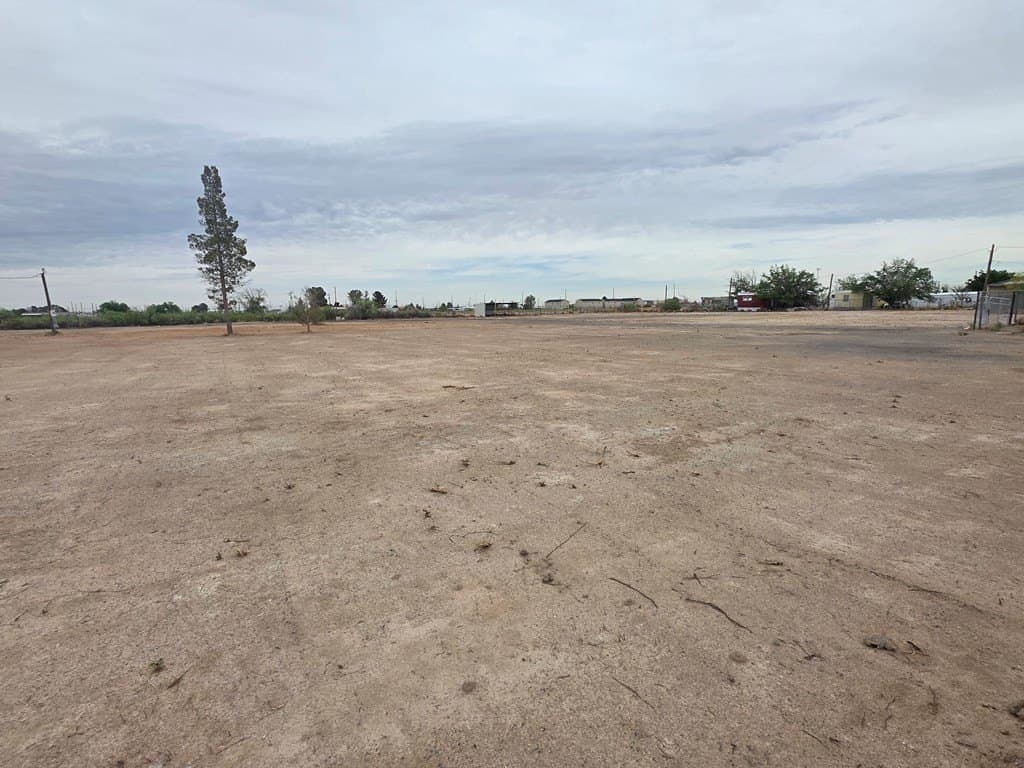 2 acres in Reeves County gallery image 2