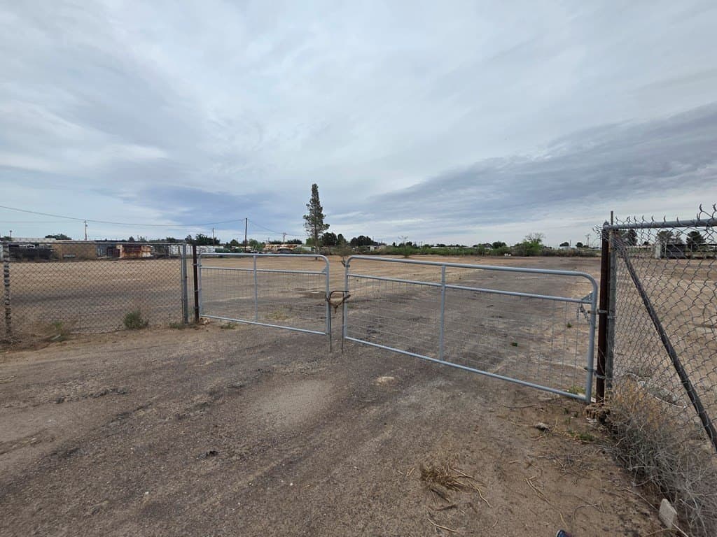 2 acres in Reeves County gallery image 3