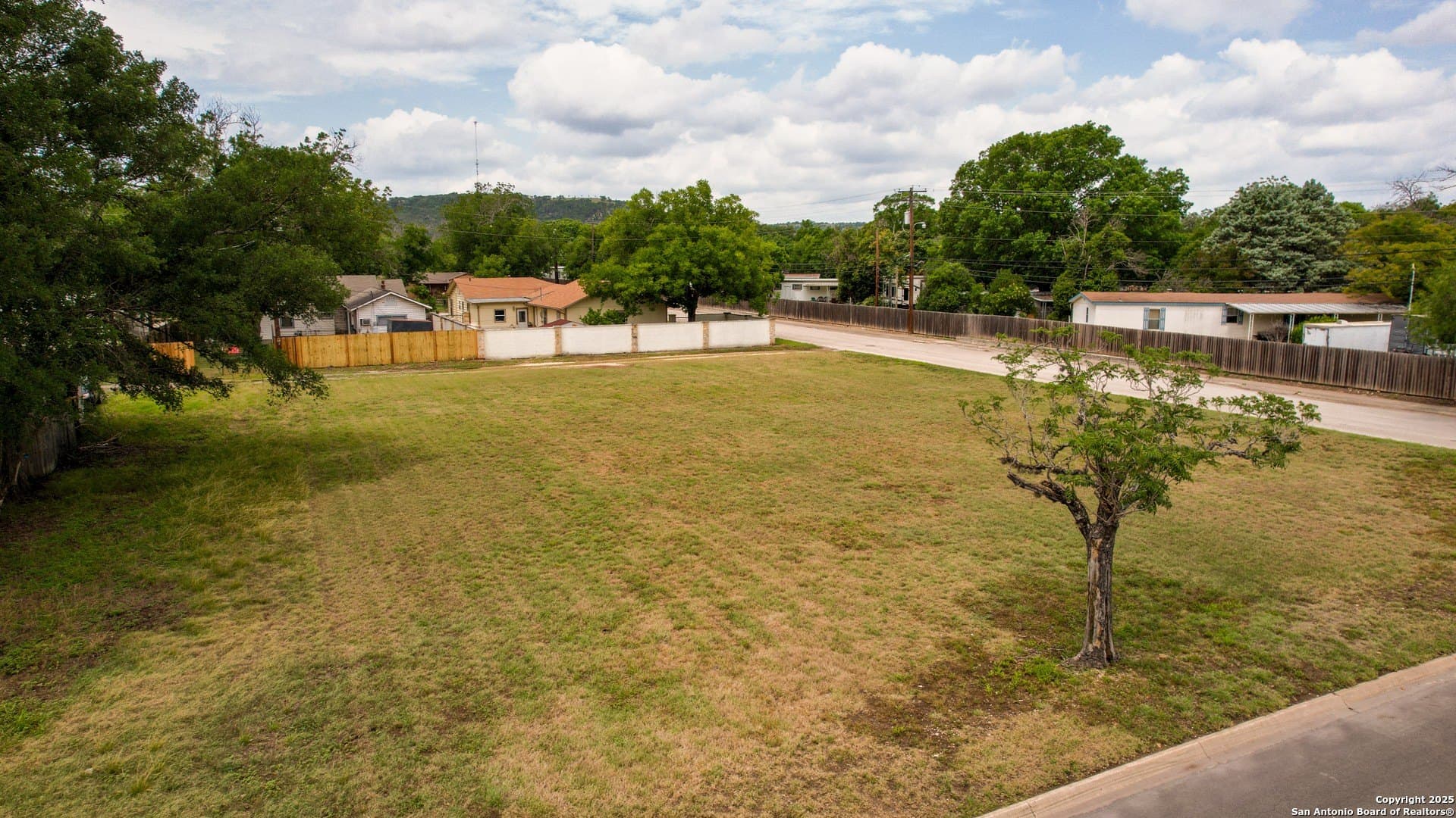 0.4 acres in Kerr County gallery image 2
