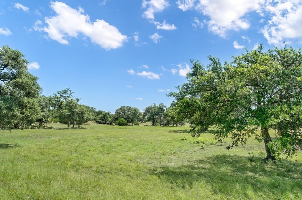 5.29 acres in Kerr County gallery image 3
