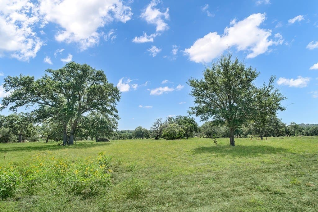 5.29 acres in Kerr County - photo 9