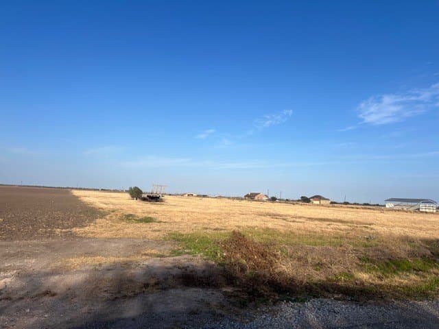 8.23 acres in San Patricio County - photo 6