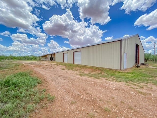 117.71 acres in Jones County - photo 4