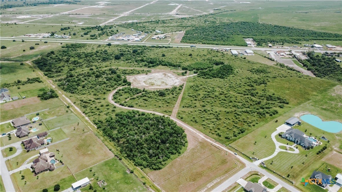 21 acres in Victoria County gallery image 2