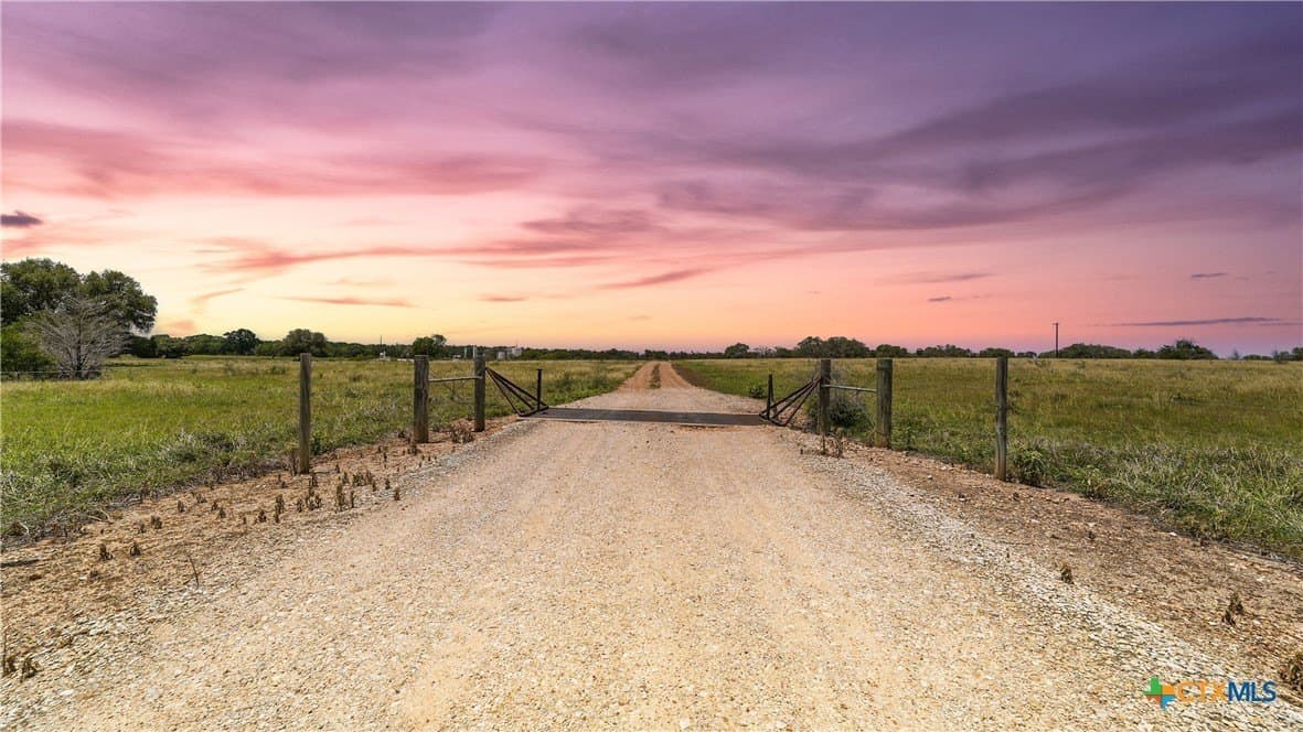 29.54 acres in Lavaca County