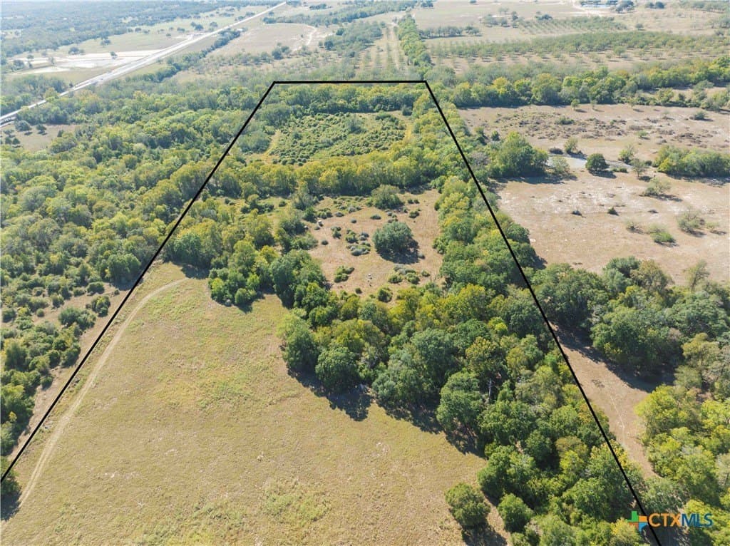 52.86 acres in Lavaca County