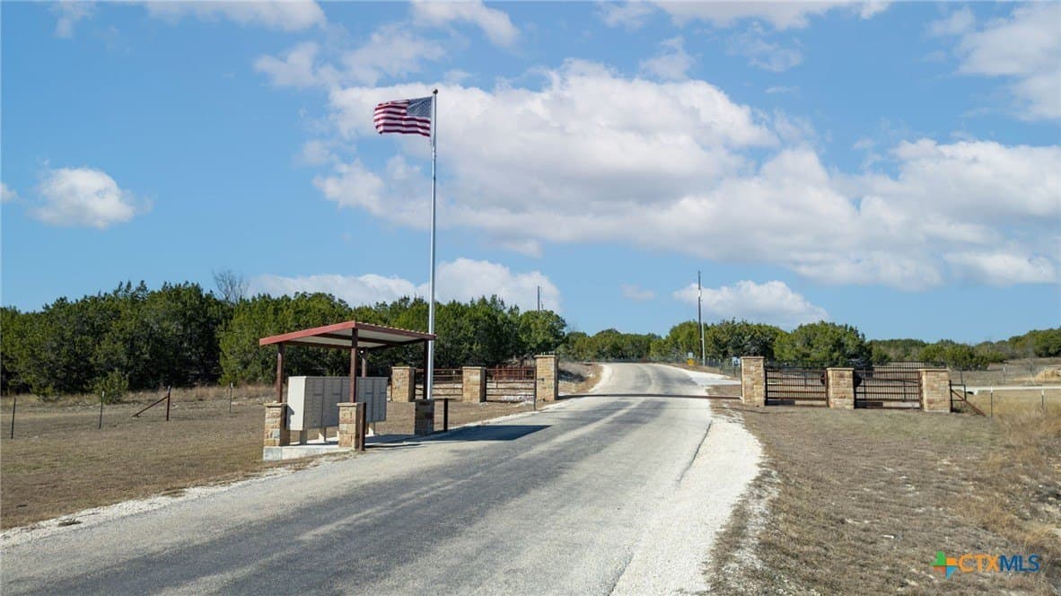 6 acres in Burnet County gallery image 2
