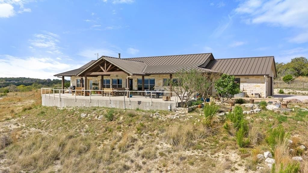 25 acres in Blanco County