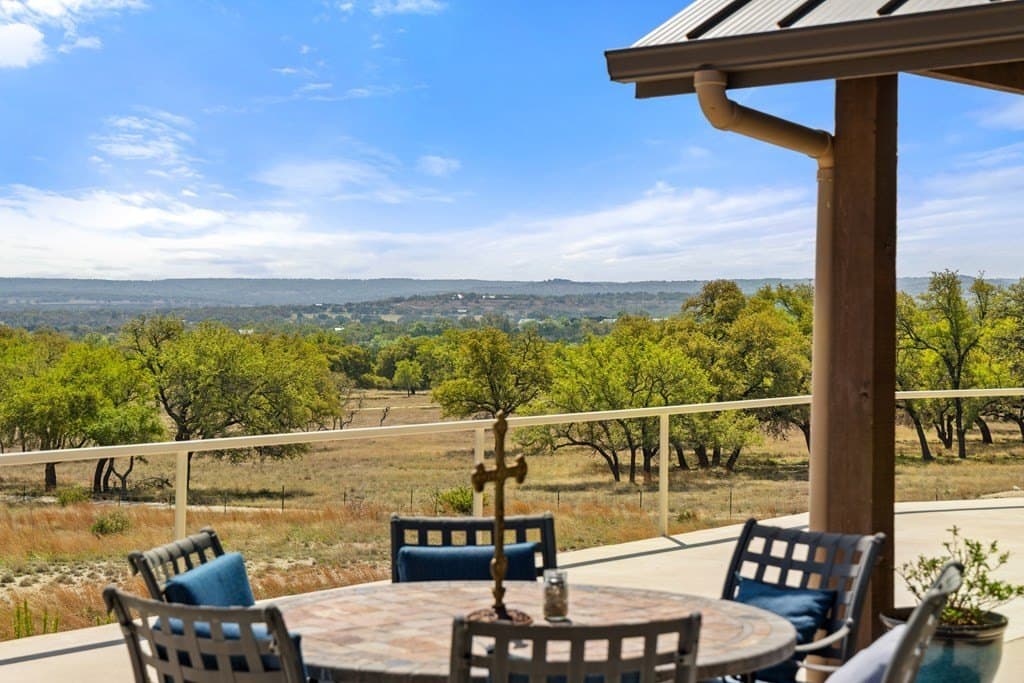 25 acres in Blanco County gallery image 3