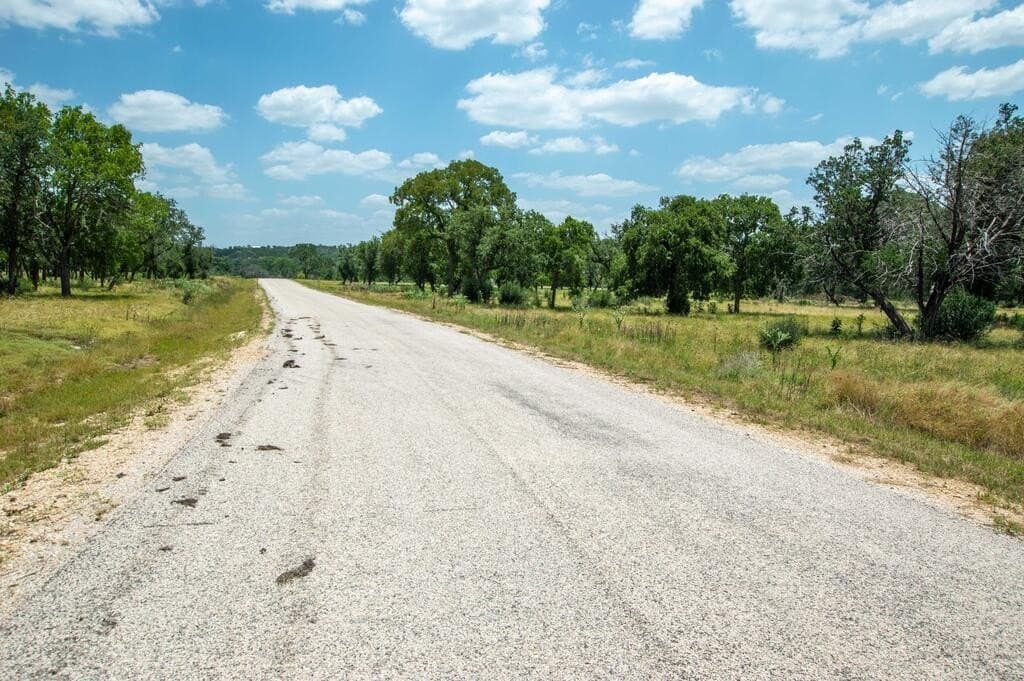 7.42 acres in Kerr County - photo 7