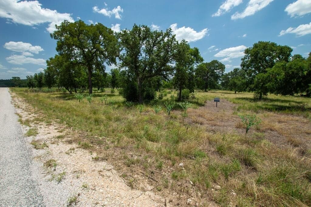 7.42 acres in Kerr County - photo 5
