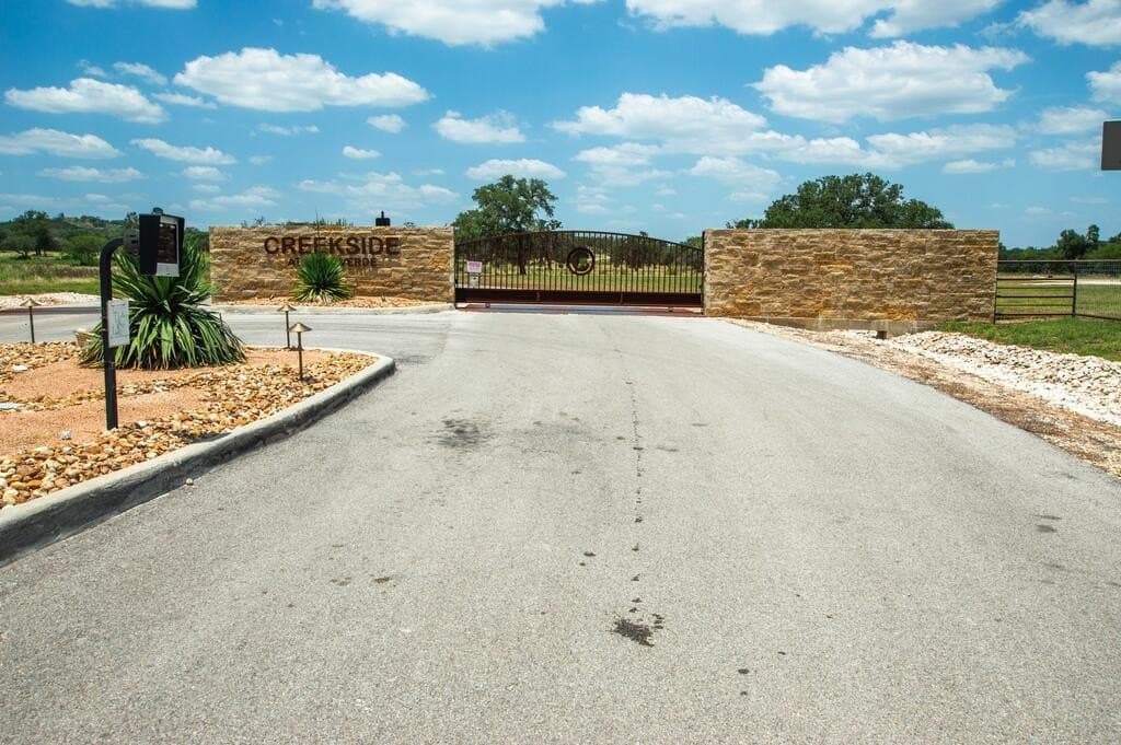 7.42 acres in Kerr County - photo 3