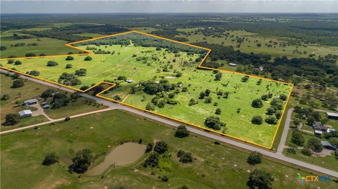 125.33 acres in DeWitt County gallery image 2