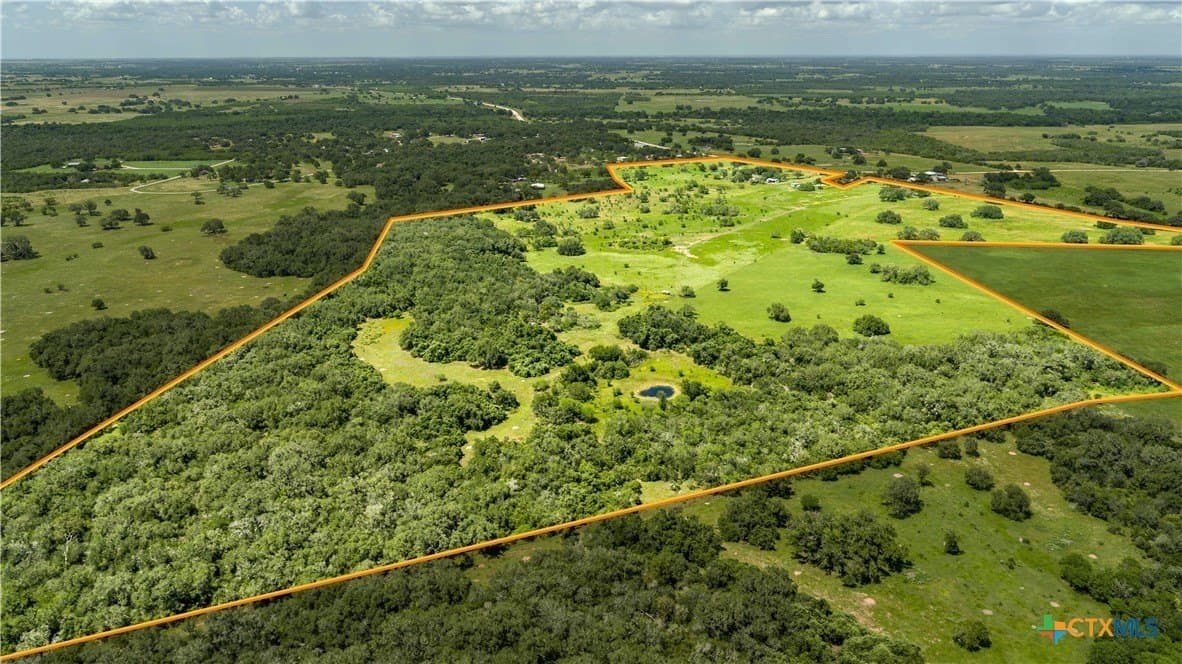 125.33 acres in DeWitt County featured view