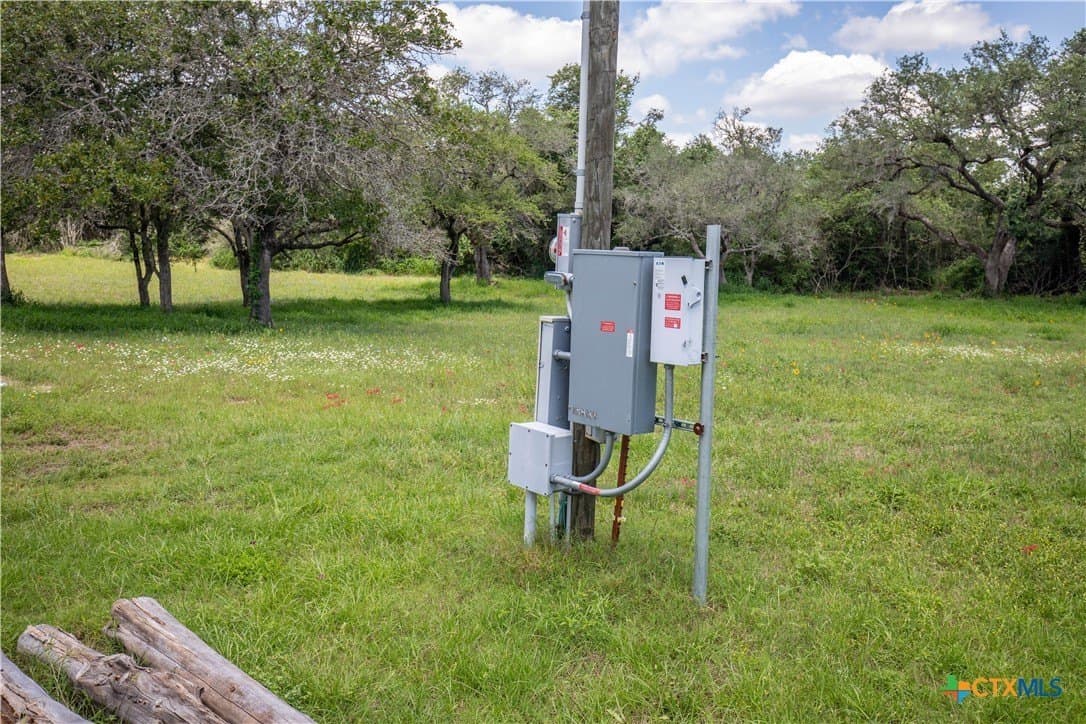 43.81 acres in Gonzales County - photo 18