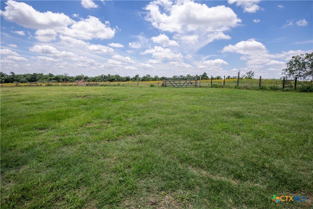 43.81 acres in Gonzales County - photo 16