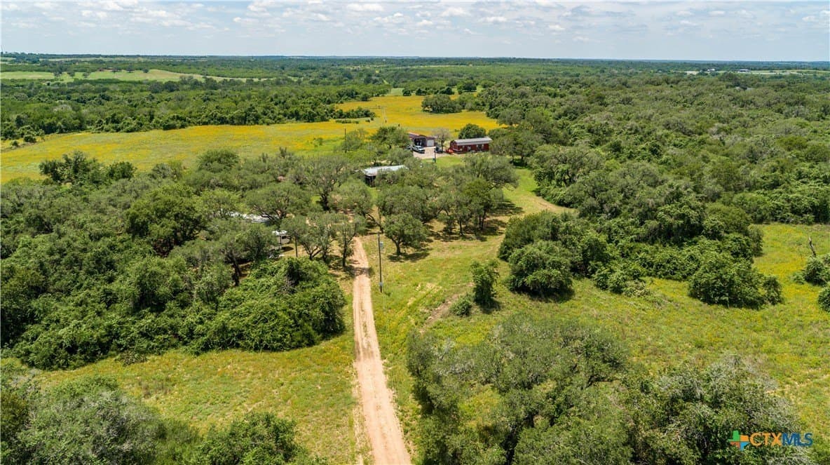 43.81 acres in Gonzales County - photo 6