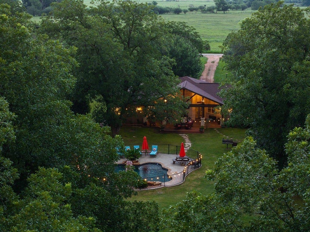 1.7 acres in Bastrop County gallery image 2