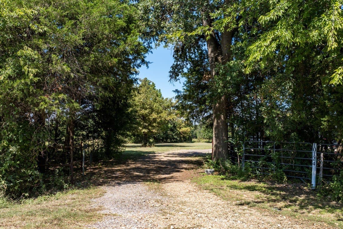 1.55 acres in Kaufman County gallery image 2