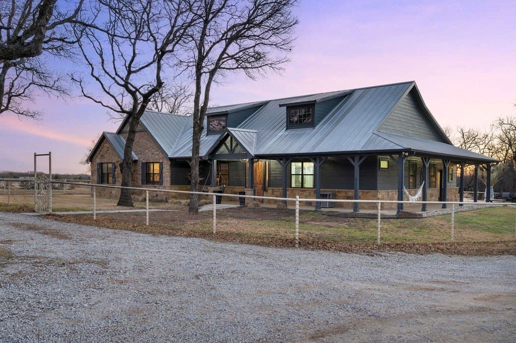 10.43 acres in Wise County