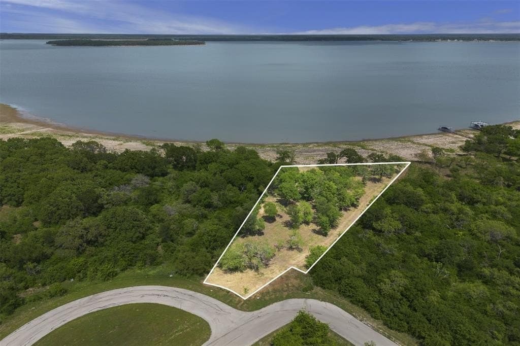 1.29 acres in Kaufman County