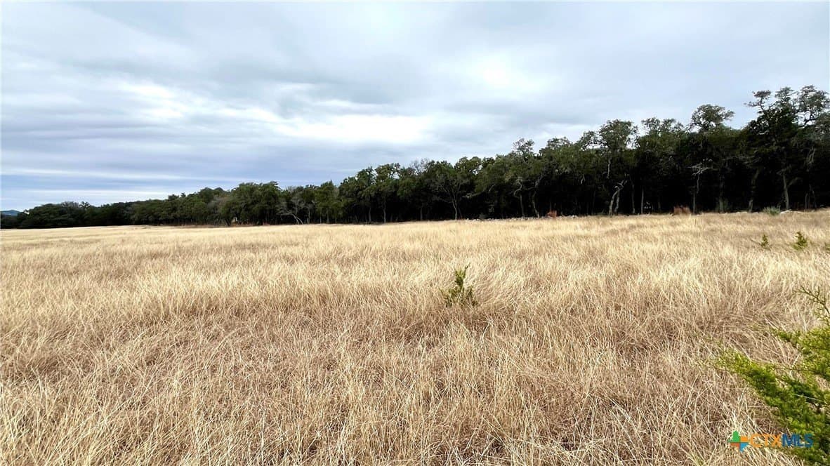 5.01 acres in Bandera County - photo 9