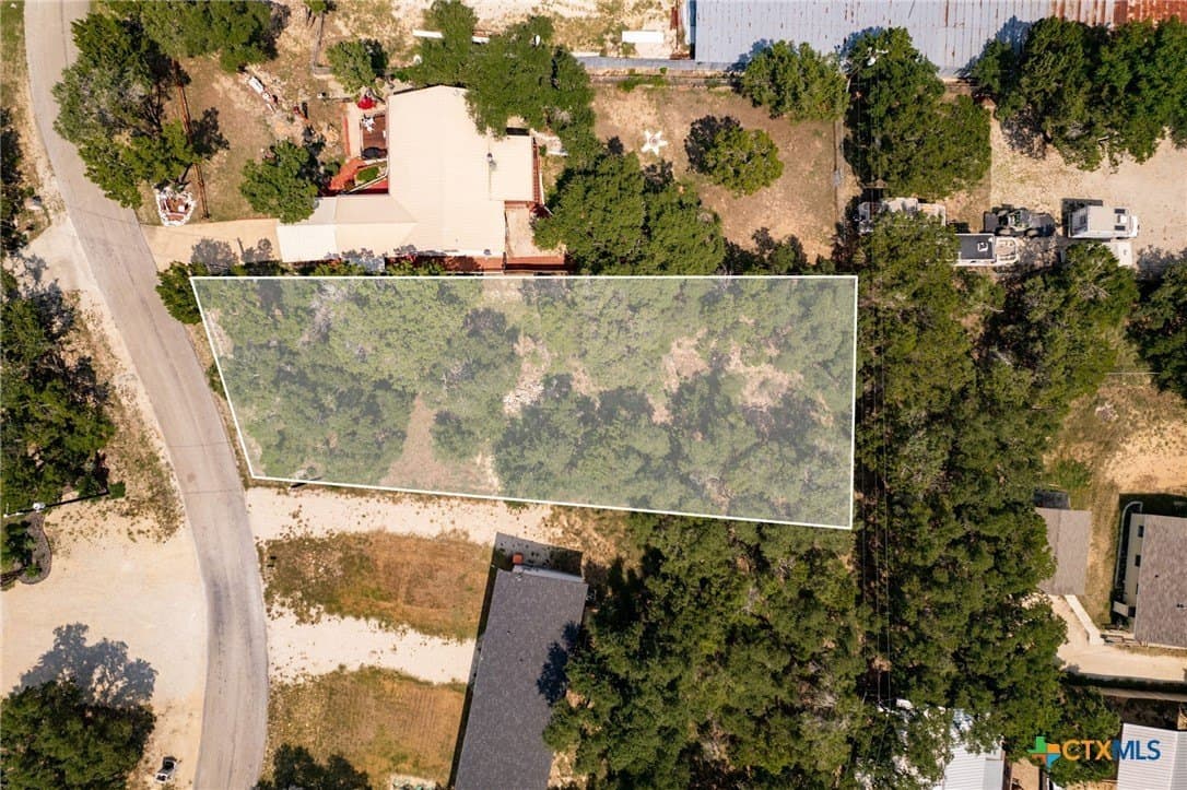 0.23 acres in Comal County - photo 4