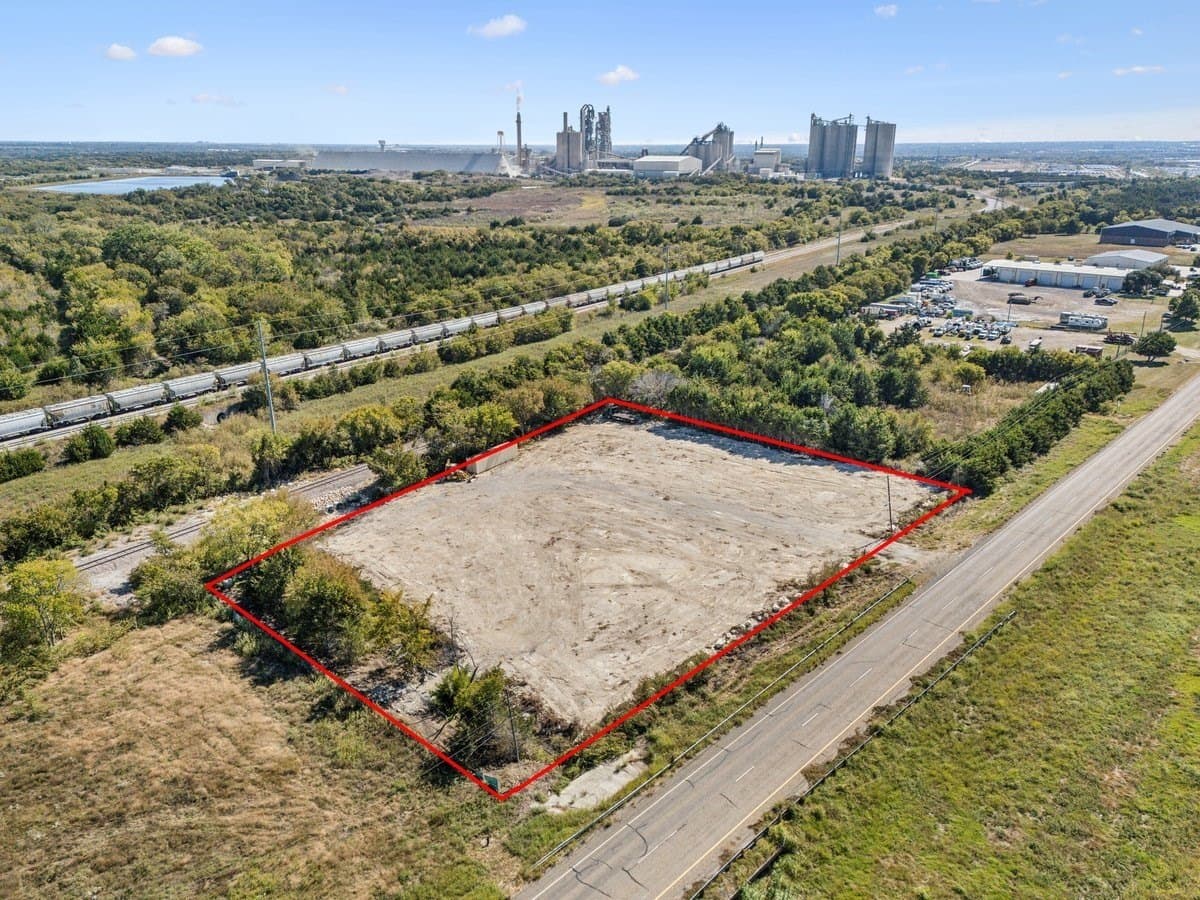 1.88 acres in Ellis County featured view