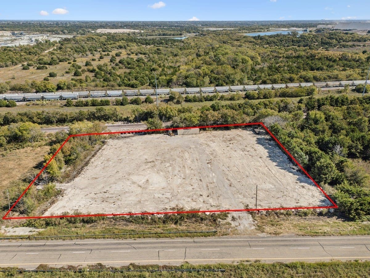 1.88 acres in Ellis County gallery image 4