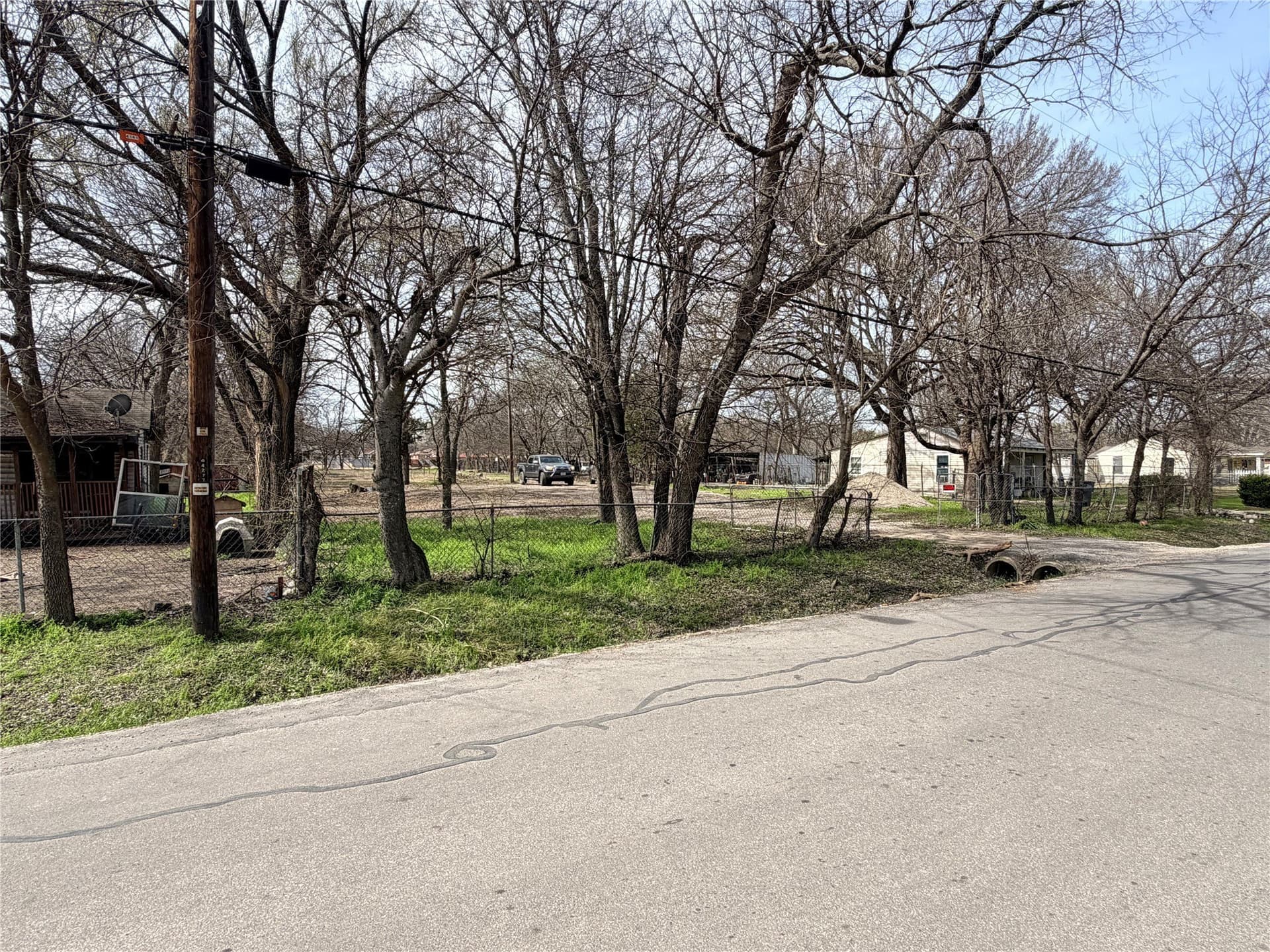 0.83 acres in Dallas County - photo 4
