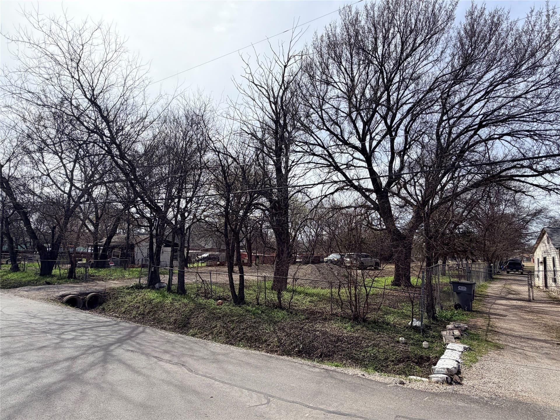 0.83 acres in Dallas County - photo 3