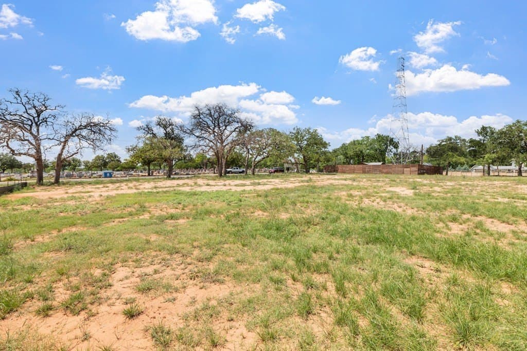 0.3 acres in Gillespie County gallery image 3