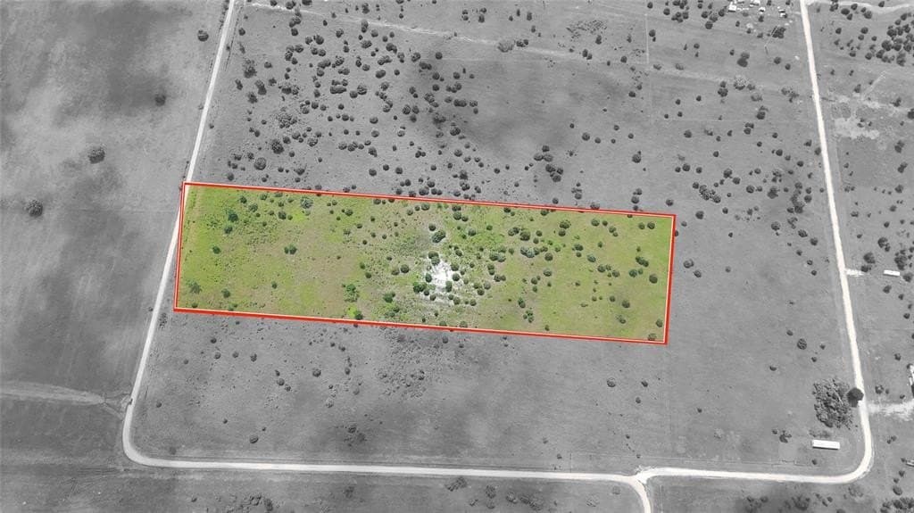 10.96 acres in Navarro County gallery image 3
