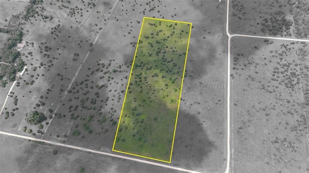 10.96 acres in Navarro County gallery image 2