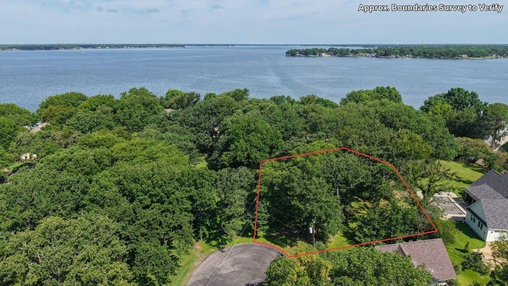 0.24 acres in Henderson County - photo 3
