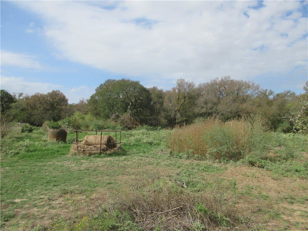 3.3 acres in Falls County - photo 2