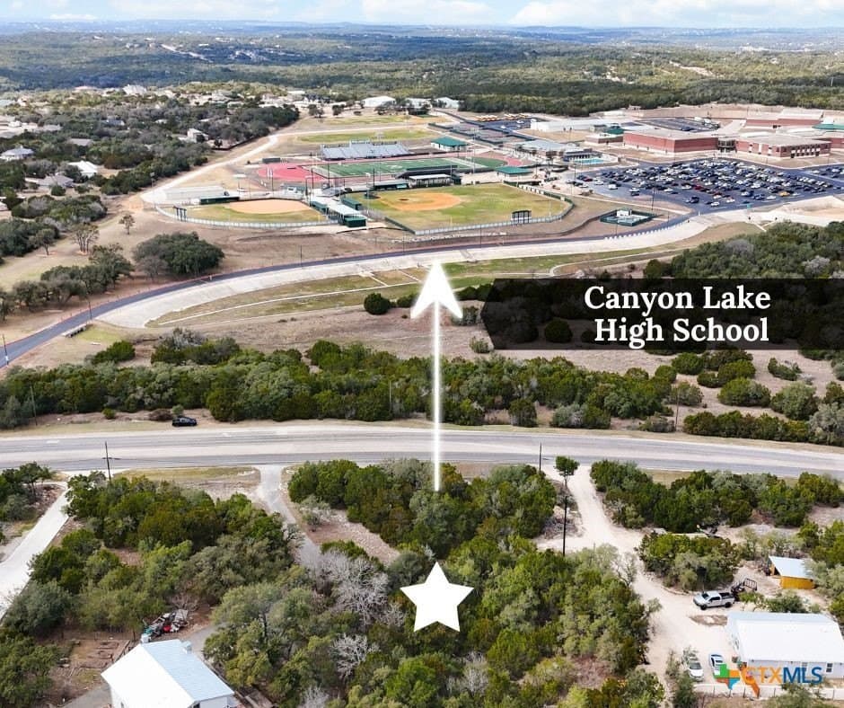 1 acres in Comal County gallery image 3