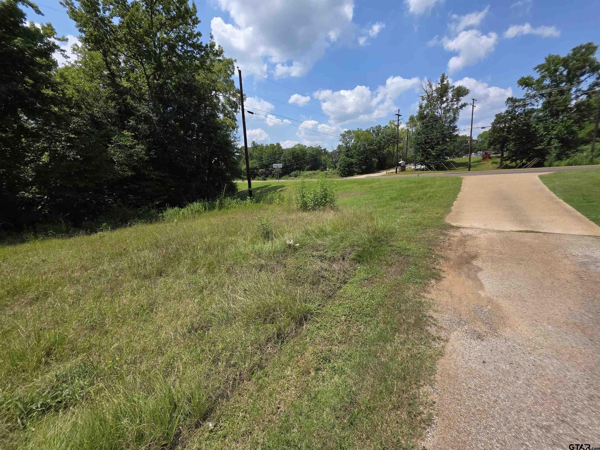 1.51 acres in Smith County gallery image 3