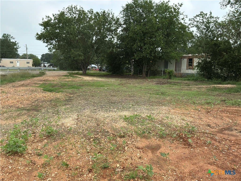 0.16 acres in Gonzales County gallery image 3