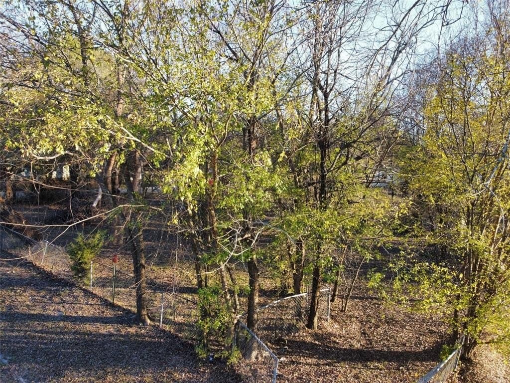 0.25 acres in Delta County gallery image 3