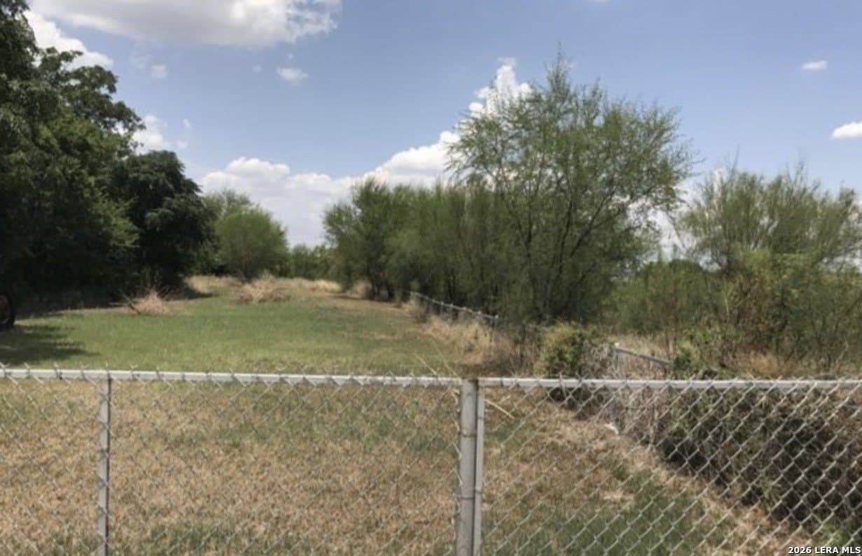 1.15 acres in Bexar County gallery image 2