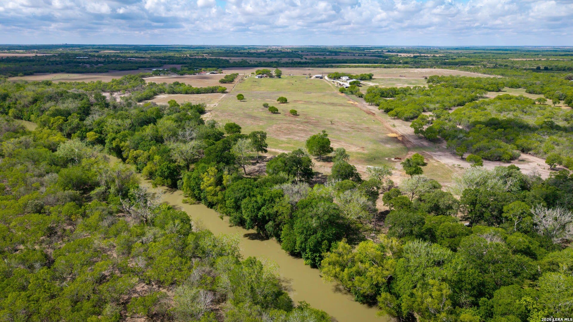 33.84 acres in Karnes County gallery image 3